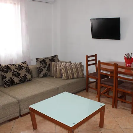 Haus Family Appartamento Tirana